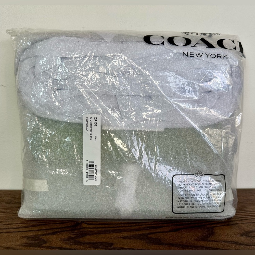 New Coach Hamptons Shoulder Bag in Dark Lime - Picture 12 of 12
